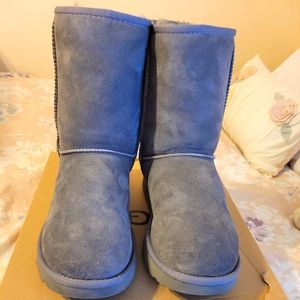 Ugg Classic Short - Size 10